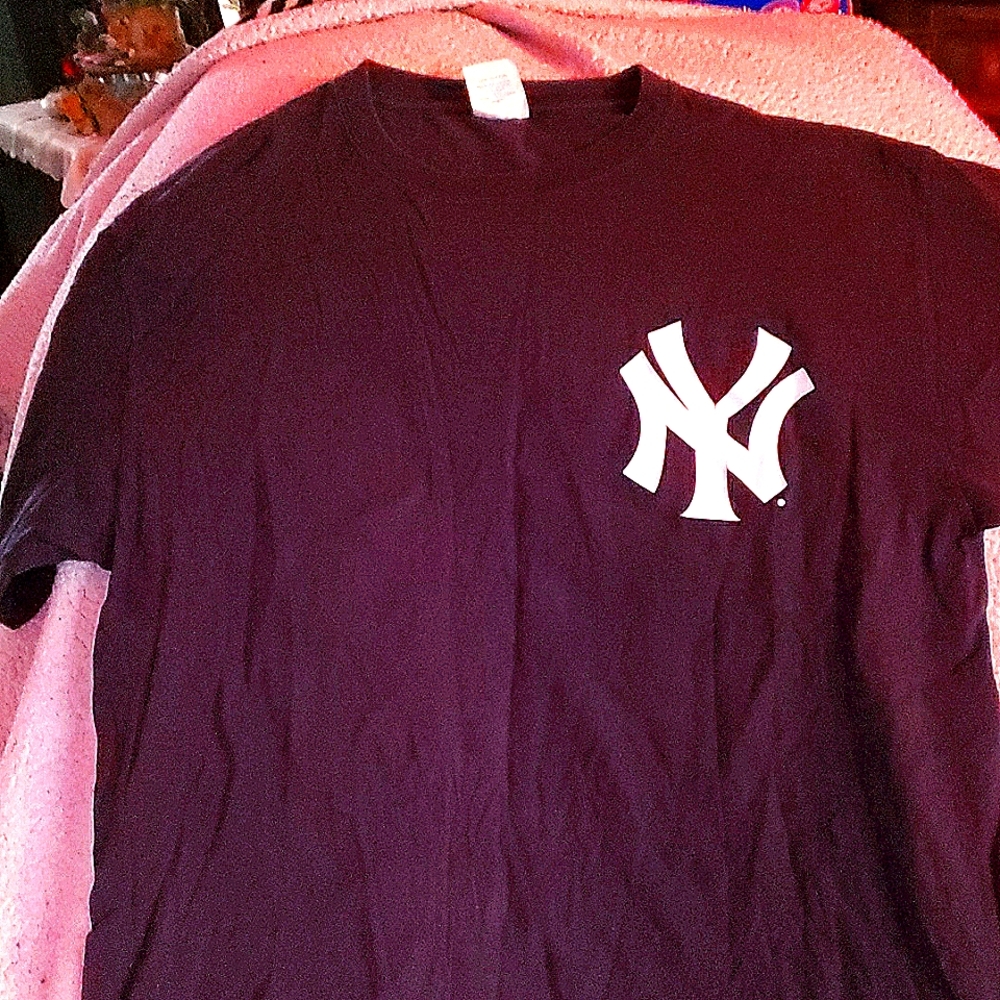 Men's Yankees t-shirt
